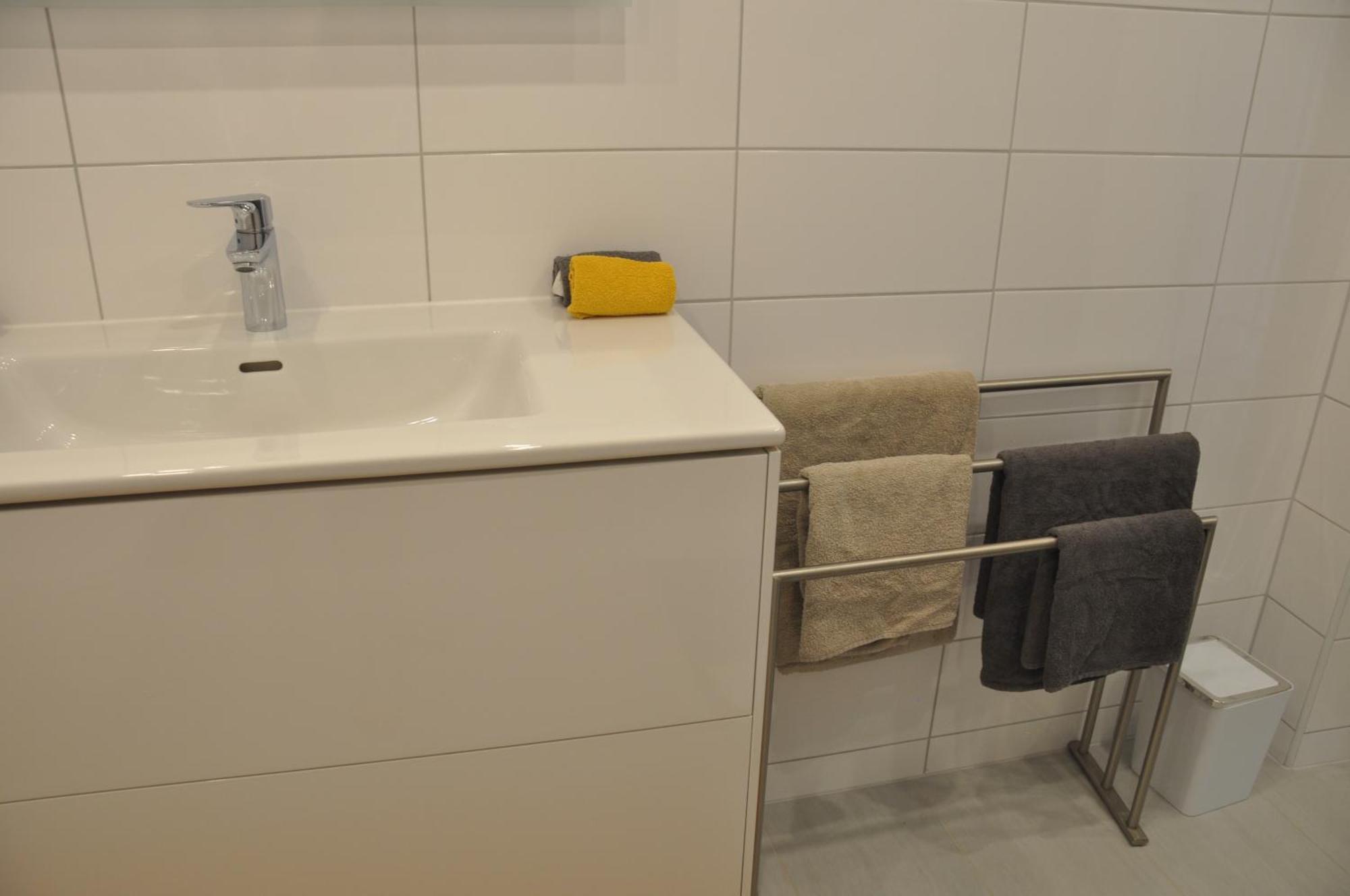 Apartment 2-zimmer Mit Terrasse, Fernblick, Natur, Ruhig - *